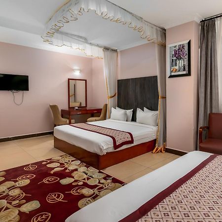 Russell Hotel Kampala Eksteriør billede