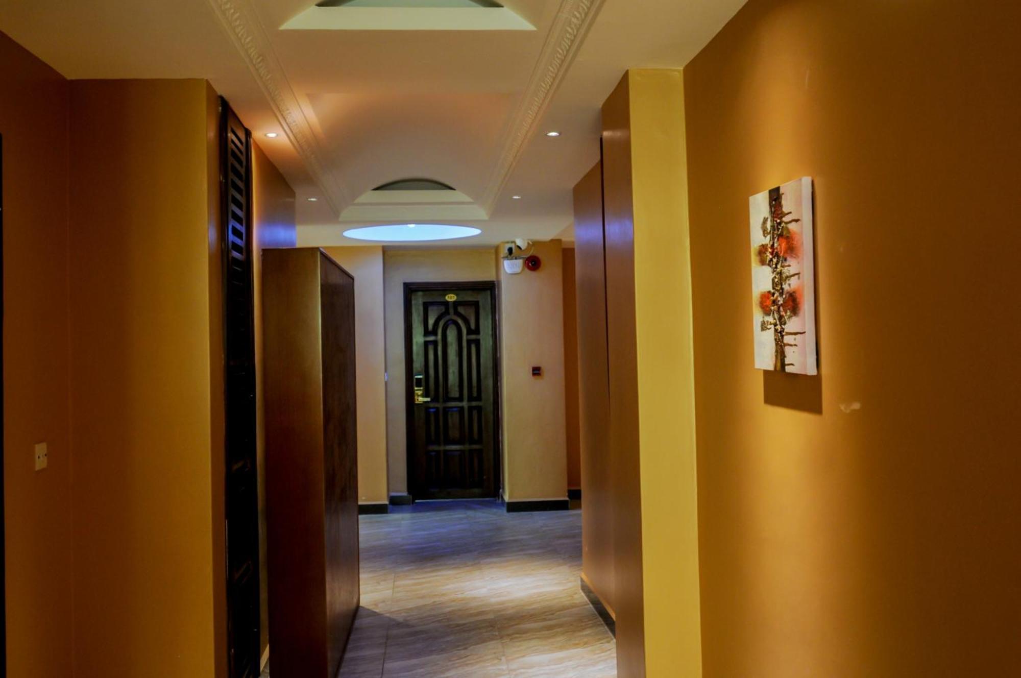 Russell Hotel Kampala Eksteriør billede