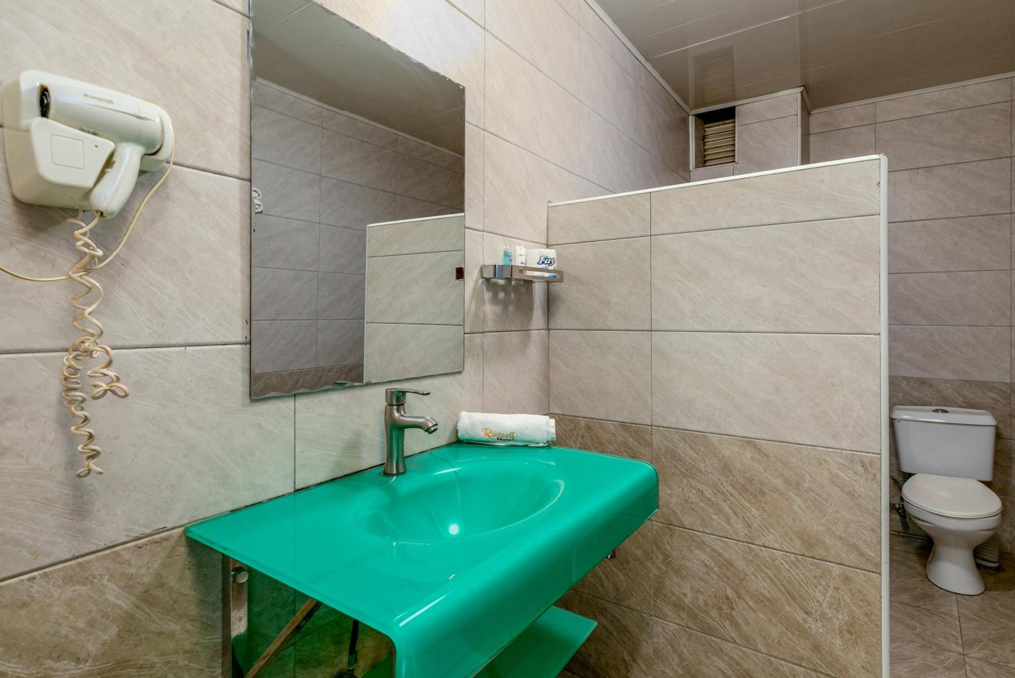 Russell Hotel Kampala Eksteriør billede